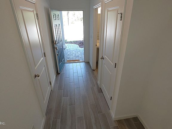 5th image of 443 Albany Bay Blvd
