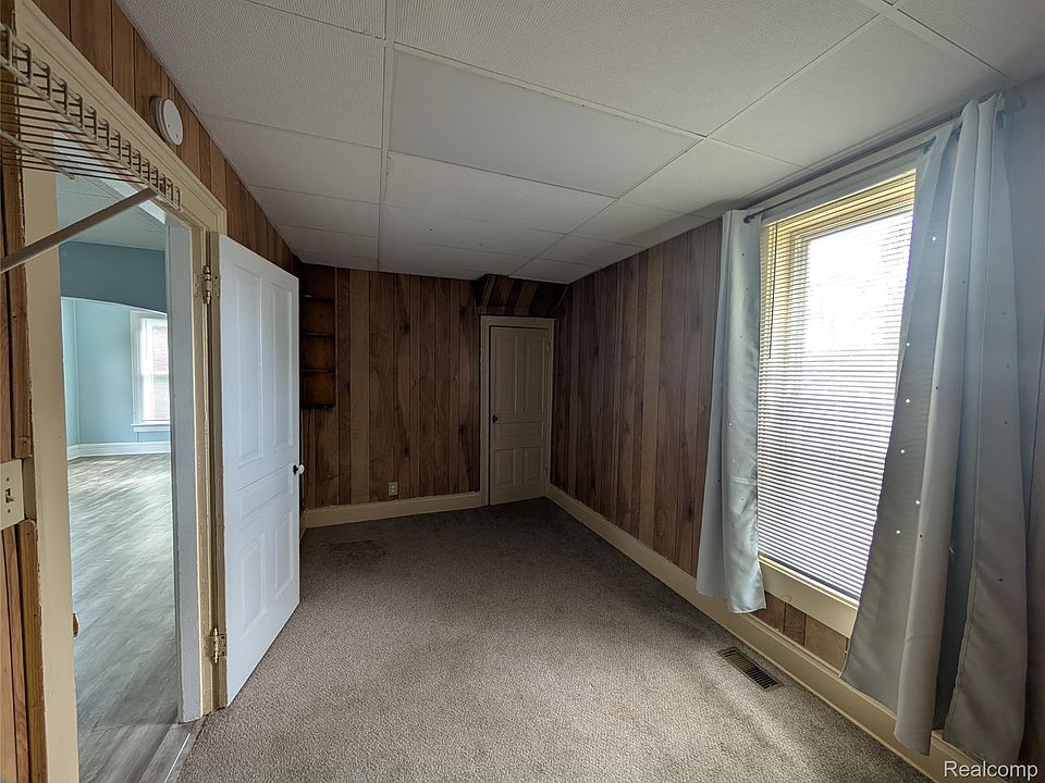 220 W Park St, photo 5