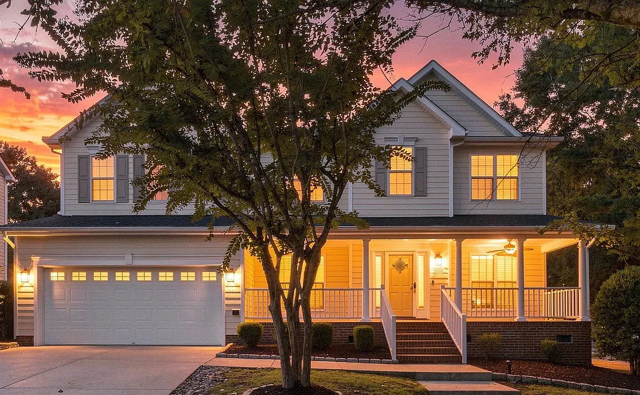 4 bed, 3500 sqft, $950 — Photo 1