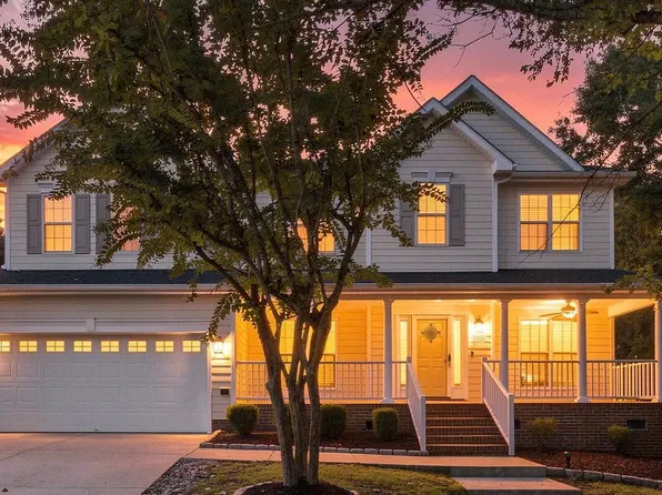 118 Steep Bank Dr, Cary, NC 27518