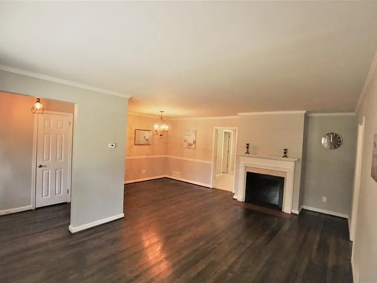 6075 Harleston Rd — Photo 5