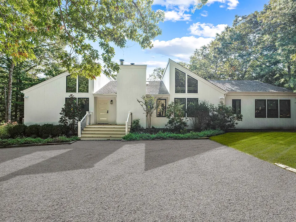 11 Rowman Ct