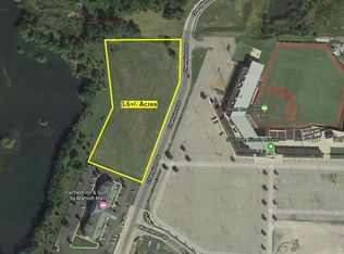 1527 Champions Dr, Marion, IL 62959