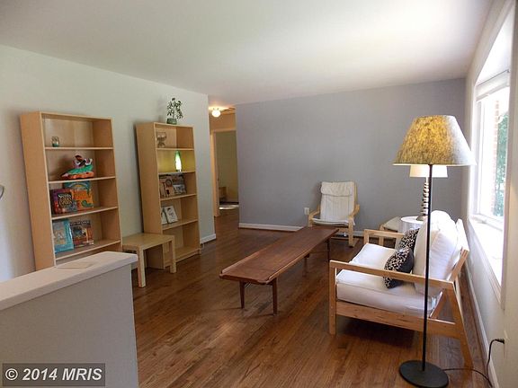2nd image of 709 Carr Ave