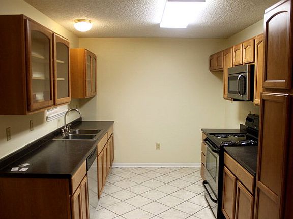 4th image of 1503 Feagin Dr