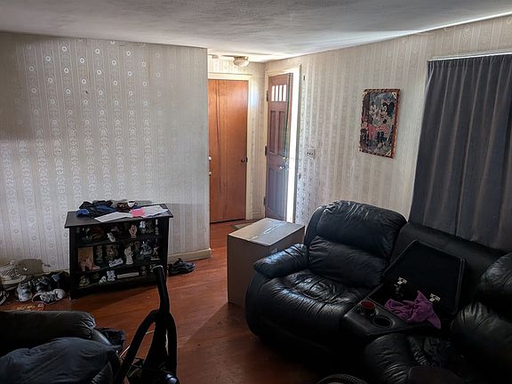 4th image of 141 Shawmut St