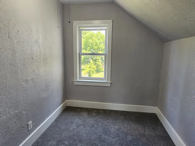 110 2nd Ave SE — Photo 15