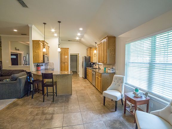5th image of 107 Saint James Ct