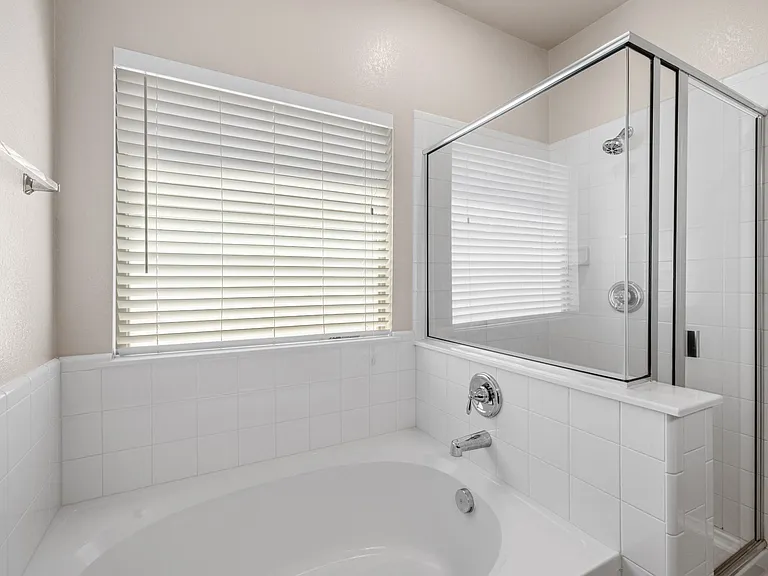1214 Lonesome Oak Dr — Photo 18