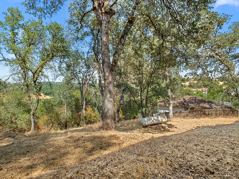 2835 Easy St — Photo 33