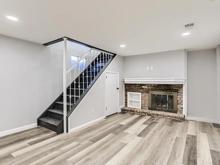 7804 E Hampden Cir — Photo 3