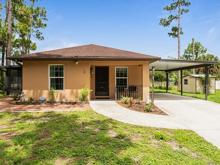 3241 Tropicaire Blvd — Photo 2