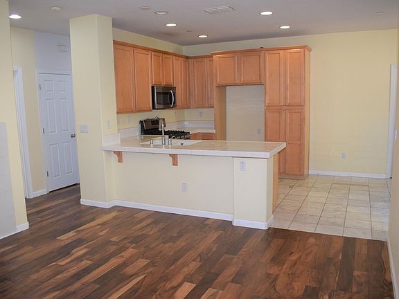 4th image of 8249 Crystal Walk Cir