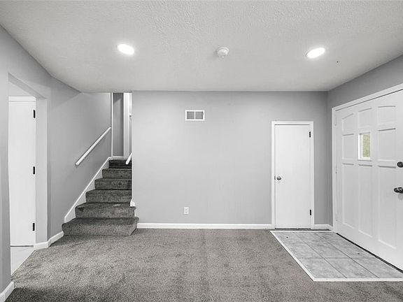 5th image of 1305 E 125th Ter