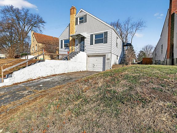 3rd image of 2922 Royal Glen Dr
