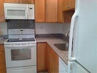 3rd image of 99 Portola Ave #2B