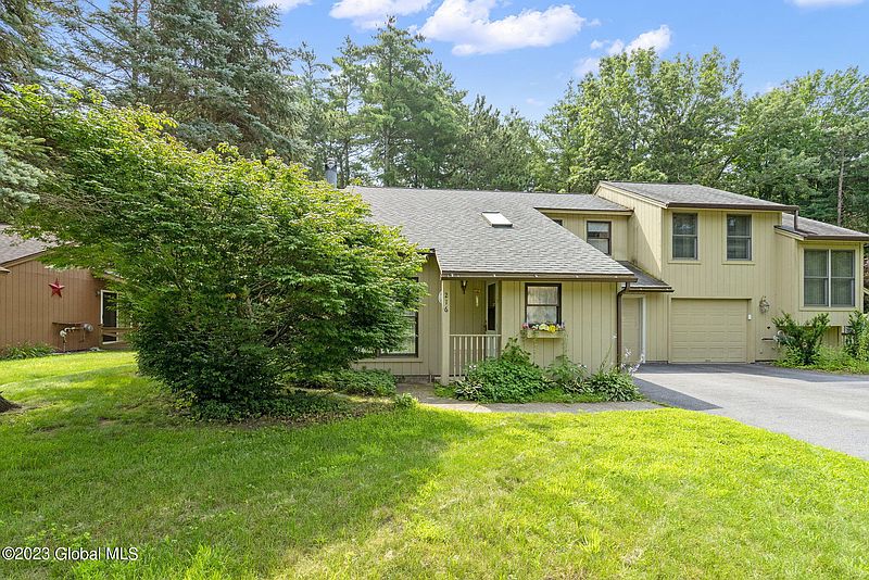 2nd image of 216 Thimbleberry Road