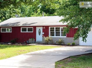 7915 Shawnee Dr, Overland Park, KS 66212