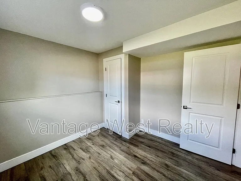 315B Prior Rd S — Photo 11