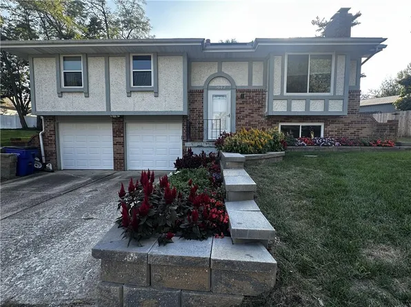 3012 SW Moore St, Blue Springs, MO 64015