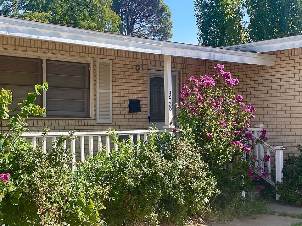 Large Beatiful front porch and entry way