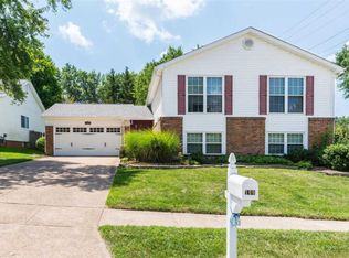 100 Holly Green Dr, Ballwin, MO 63021