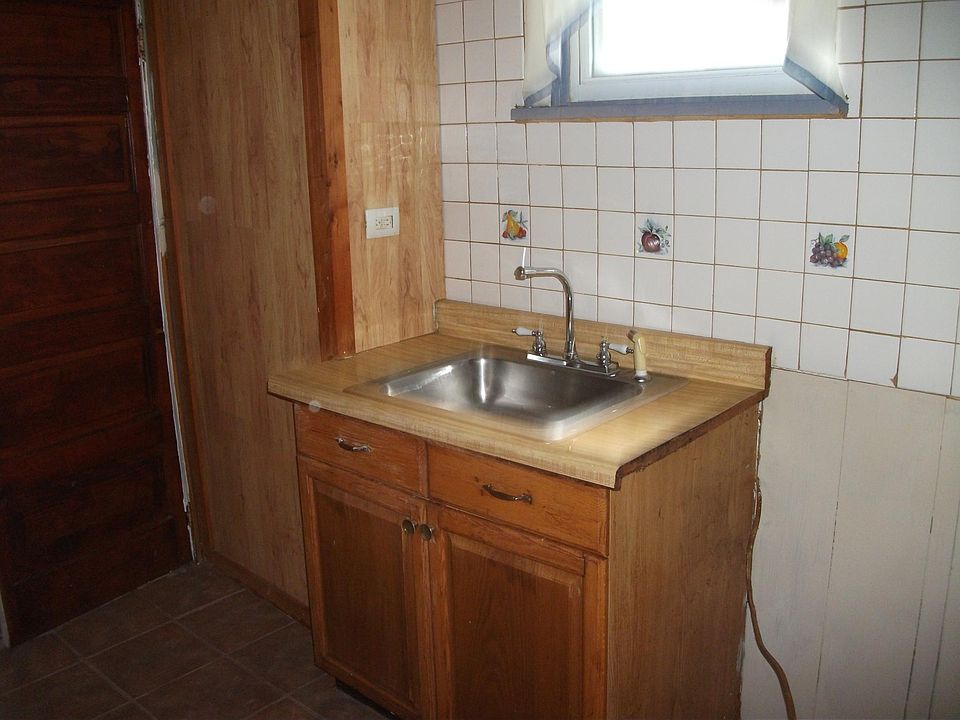 2nd image of 114 S Front St #6