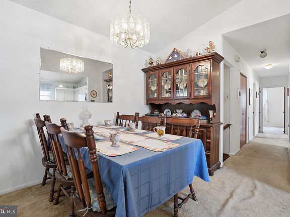 5th image of 3622 Chesterfield Rd