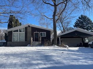 6020 N Park Rd, Glendale, WI 53217