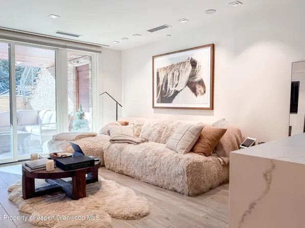 100 E Cooper Ave APT 4, Aspen, CO 81611