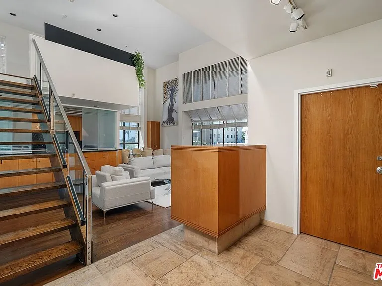 1360 S Beverly Glen Blvd #Penthouse 301 — Photo 6