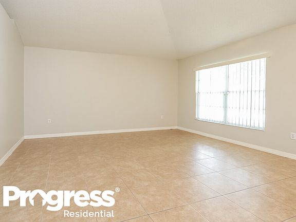 5th image of 303 Crayford Pl