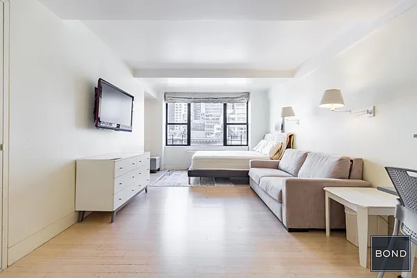 Rented by Bond New York | media 12