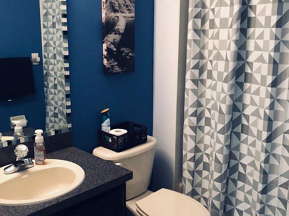 Upstairs Bathroom 