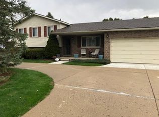 24410 Lakeland St, Farmington Hills, MI 48336