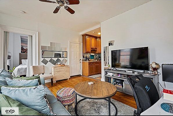 1st image of 227 E 62nd St Floor 3