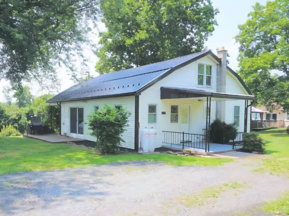 106 N Elmer Ave #A, Halifax, PA 17032