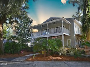 925 10th St, Port Royal, SC 29935