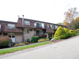 4 Williamsburg Ct