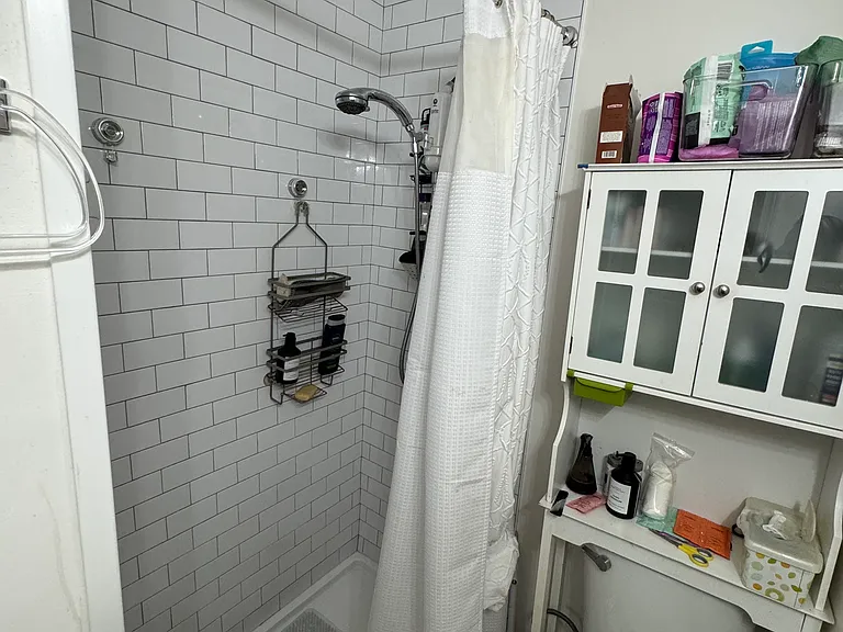 229 London St #2 — Photo 11