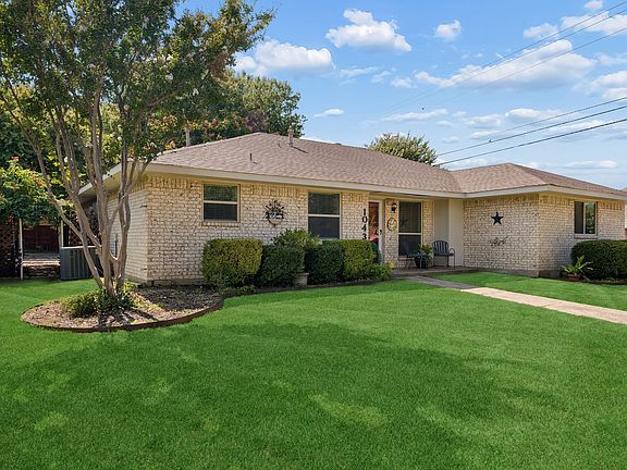 2nd image of 1043 Cherrywood Ln