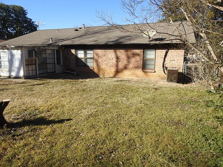 7044 Norma St — Photo 17