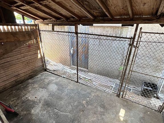 5th image of 2227 E Ann St