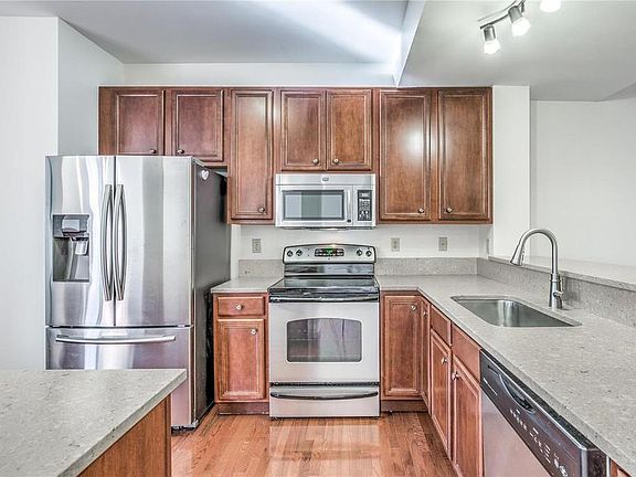 3rd image of 3902 Olive St