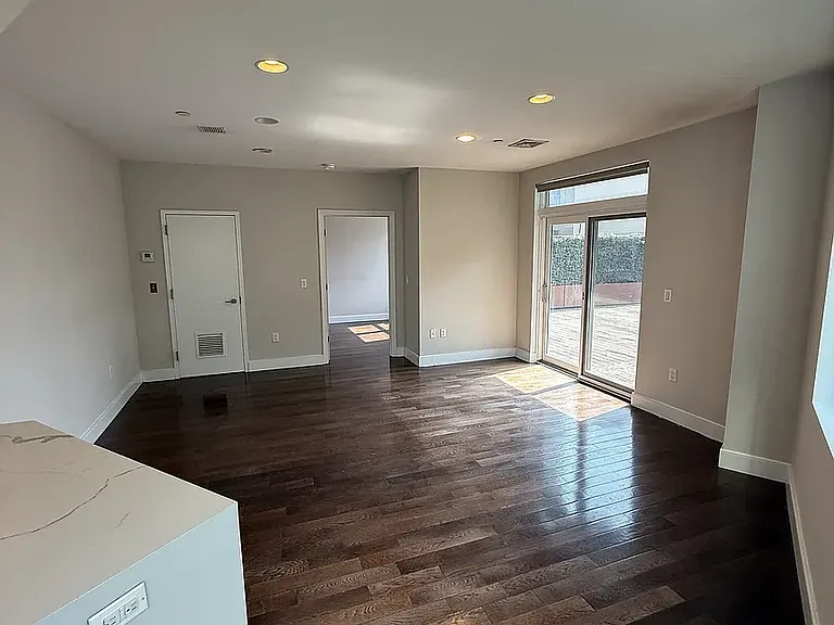456 Grand St #2K — Photo 5