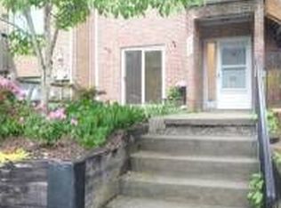 526 Nellies Cave Rd, Blacksburg, VA 24060