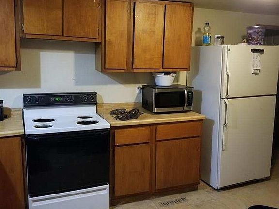 3rd image of 424 Clarendon St