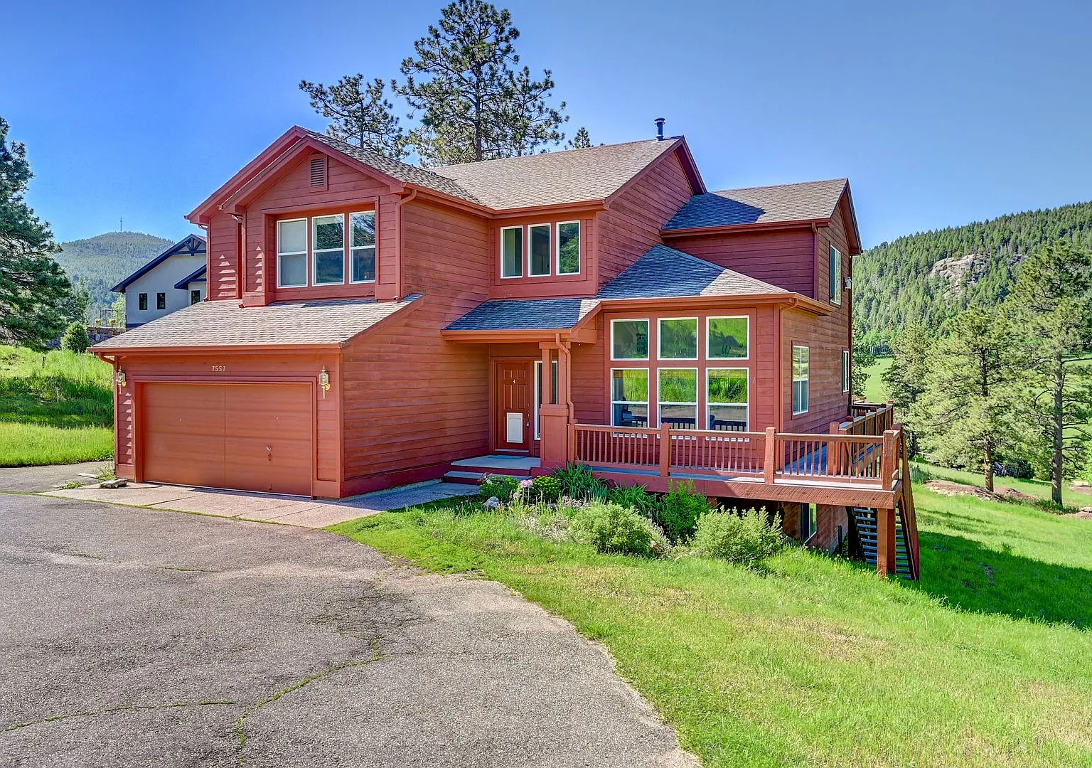Beautiful Evergreen Home — Photo 2