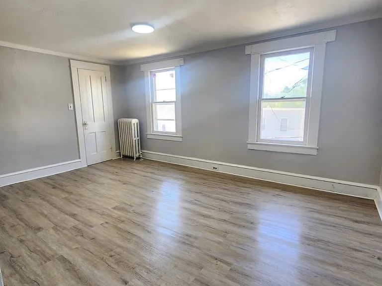 745 Main St #5 — Photo 4