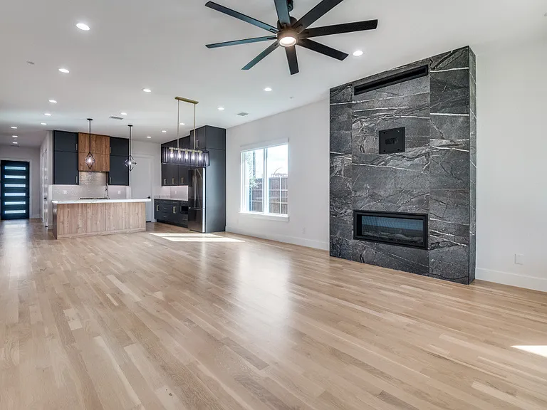 2805 Cherrywood Ave — Photo 2